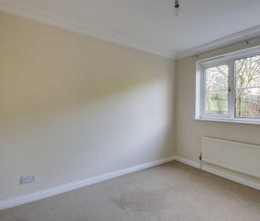 4 bedroom detached house to rent - Photo 3