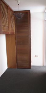Bright Studio Apartment With Parking - Photo 4