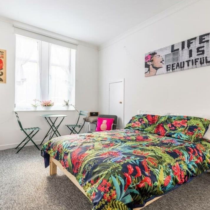 Studio Flat, Deanston Drive, G41 - Photo 1