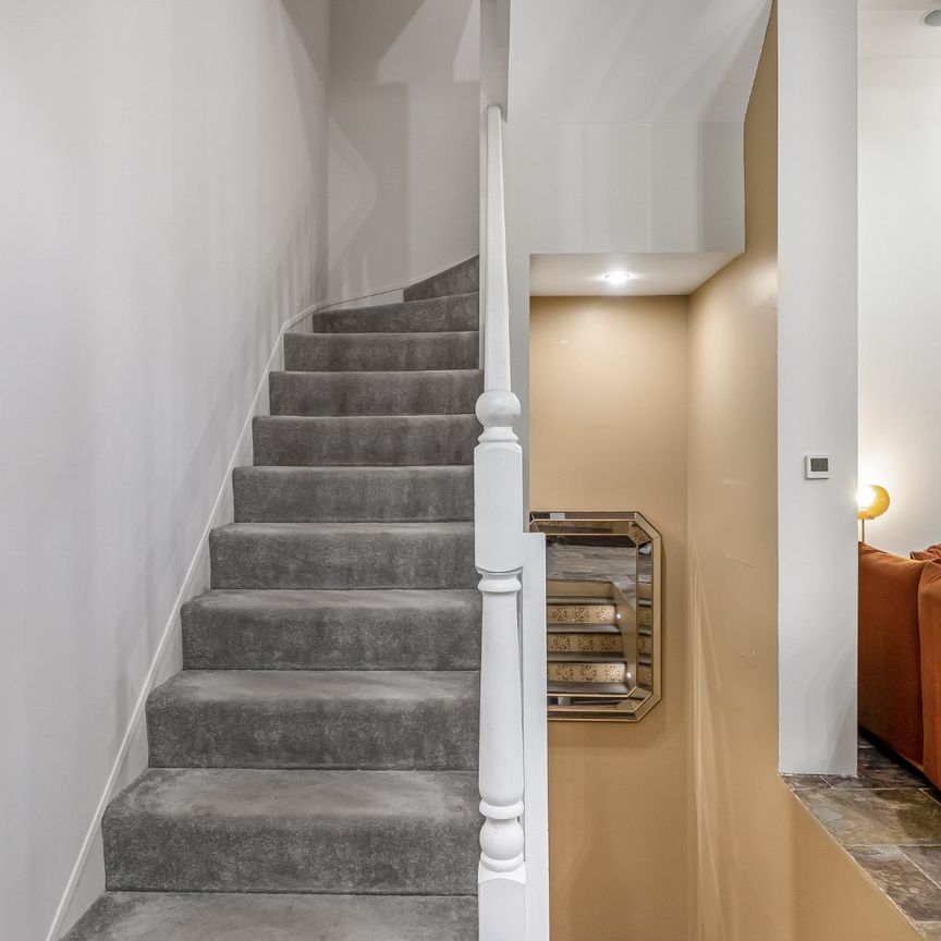 Petersham Place, South Kensington, London, SW7 - Photo 1