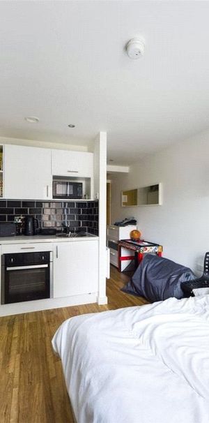 Studio to rent - Photo 1