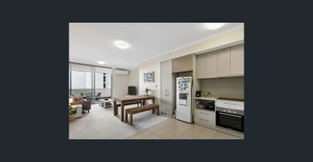 Fully Furnished with City Living Made Easy - Photo 4