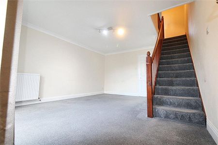 2 bedroom end of terrace house to rent - Photo 2