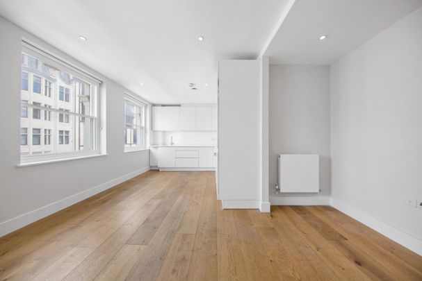 3 Bedroom Apartment, Oxford Street, Fitzrovia, W1D - Photo 1