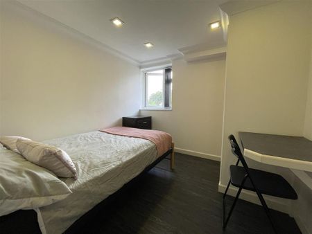 5 bedroom apartment to rent - Photo 4