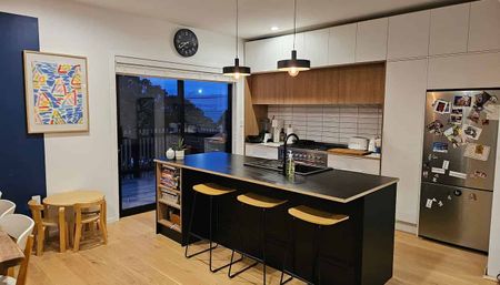 Welly's Best Beach Suburb – Fully Furnished - Photo 3