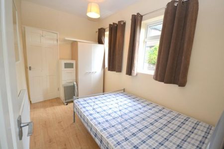 3 bedroom terraced house to rent - Photo 4