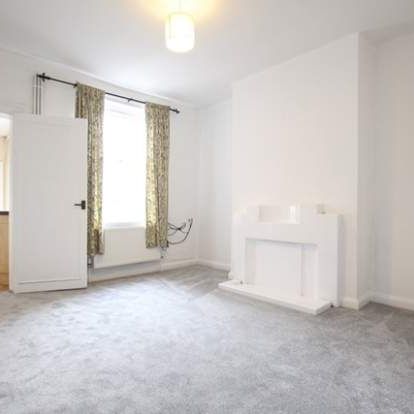 1 bedroom property to rent in Worcester - Photo 1