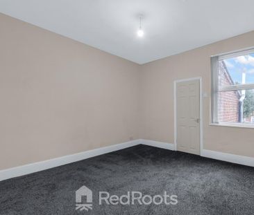 2 bedroom end of terrace house to rent - Photo 4