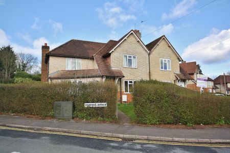 Raymond Crescent, Guildford - Photo 3