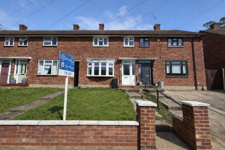 3 bedroom terraced house to rent - Photo 4