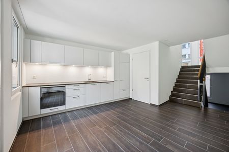 ERSTVERMIETUNG: Moderne Split-Level-Wohnung mit Charme in Zürich-Oerlikon - Photo 5