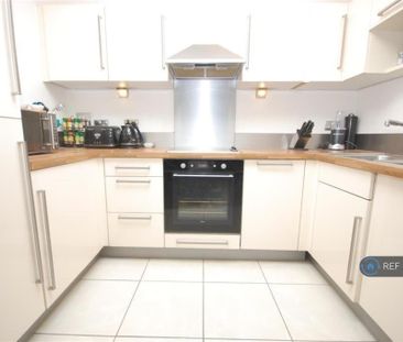 2 bedroom flat to rent - Photo 4