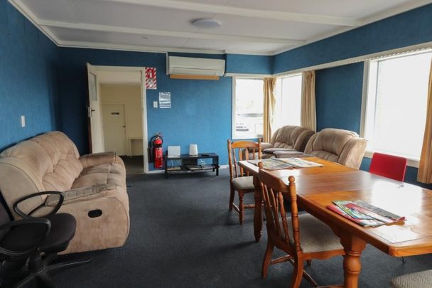 Sunny Room in Shared housing - Photo 1