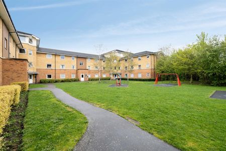 Admiralty Close, West Drayton, Middlesex, UB7 - Photo 5