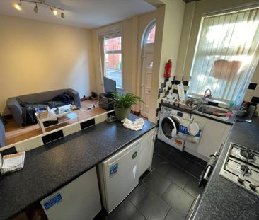 Branksome Place, Leeds, LS6 - Photo 1