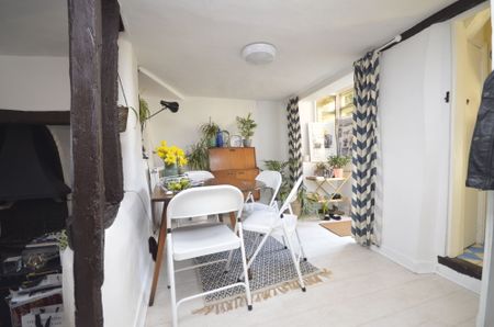 2 bedroom mid terraced house to rent - Photo 5