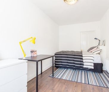 Room in a Shared House, Cecil Road, W3 - Photo 2