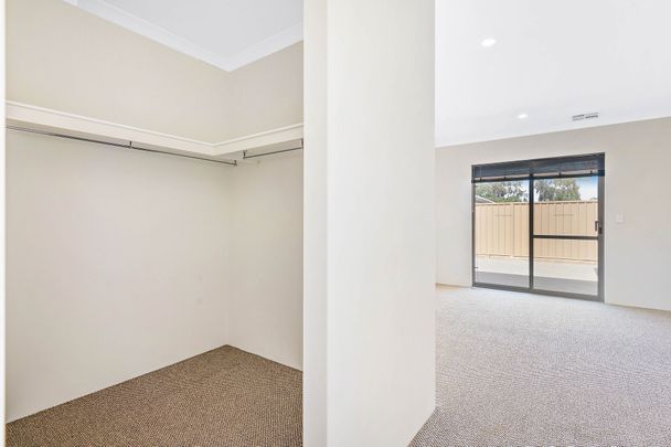 Super Fresh and near New 4x2x2 &ast;&ast;Open 12&sol;3&sol;25 4&period;30pm to 4&period;45pm&ast;&ast; - Photo 1