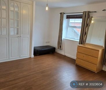 4 bedroom terraced house to rent - Photo 6