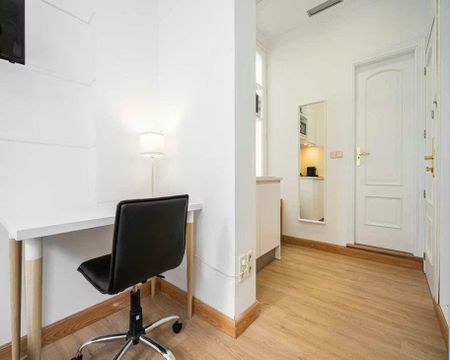 Calle de San Lorenzo, Madrid, Community of Madrid 28004 - Foto 3