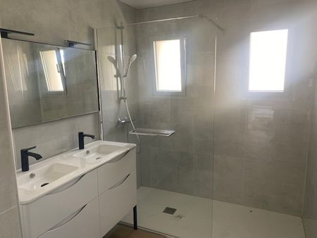 Location Maison 5 pièces 144m² MONTREVEL EN BRESSE 01340 - Photo 4