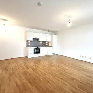 3-Zimmer-Loggia-Wohnung mit moderner Ausstattung in Hof-Ruhelage - Photo 2