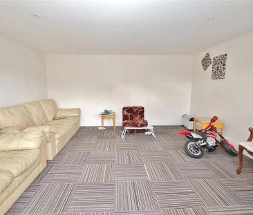 4 bedroom bungalow to rent - Photo 2