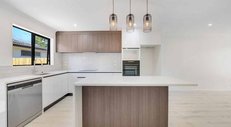 Newly Built 3 Bedroom Townhouse - Photo 4