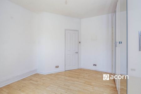Flat to rent - Beauchamp Road, London, SE19 - Photo 5