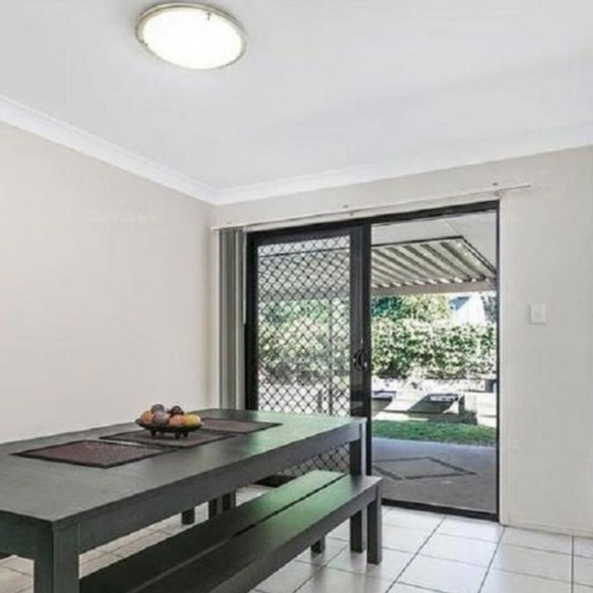 Low Set Family Home in Wynnum&excl; - Photo 1