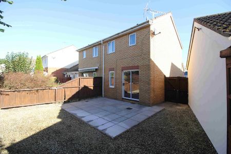 2 bedroom semi-detached house to rent - Photo 4