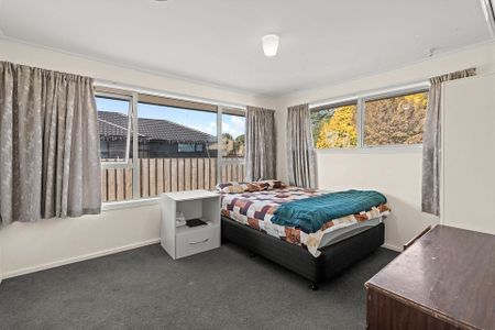 Warm & Spacious 3-Bedroom Family Home - Photo 5