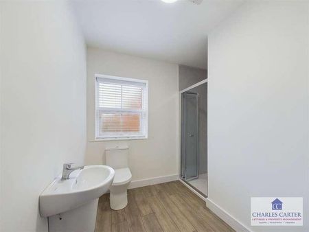 Flat, Bromyard Road, Worcester, WR2 - Photo 4