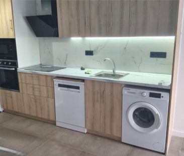 Piso de alquiler en Calle Maestro Chapí, 3, Parque Ayala - Jardín d... - Photo 1