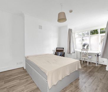 4 bedroom semi-detached house to rent - Photo 2