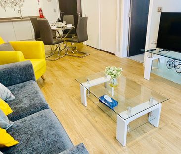 1 Bed Flat, Angel Court, M4 - Photo 2