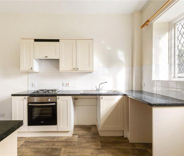 2 bedroom end of terrace house to rent - Photo 3