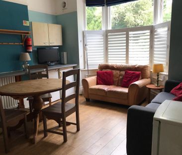 1 bedroom in a house share to rent - Photo 3