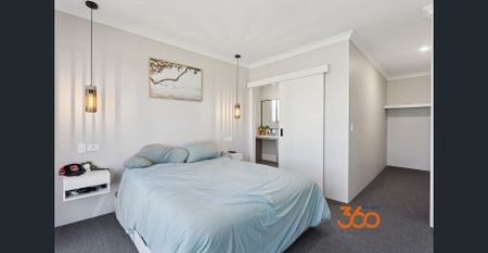 Stylish Family Home! - Photo 5