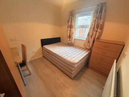 81 Wellesley Avenue, Belfast BT9 6DH - Photo 5