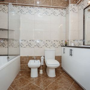 Apartament cu doua camere de inchiriat in zona Baneasa - Fotografie 2