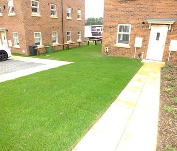 2 bedroom townhouse to rent - Photo 2