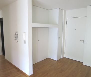 Modern city apartment in the center of Biel - Photo 3