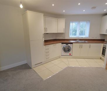2 bedroom flat to rent - Photo 6