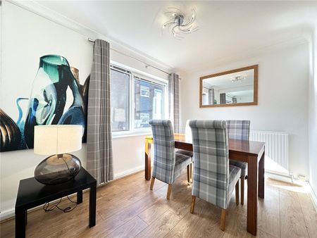 33, Woodville Court, Leeds, West Yorkshire, LS8 1JA - Photo 3