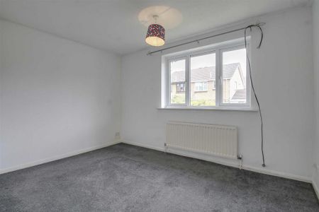 2 bedroom end of terrace house to rent - Photo 3