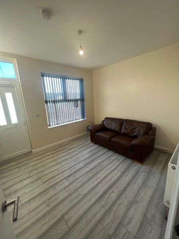 4 Bed Terraced House, Sheffield, S8 - Photo 4