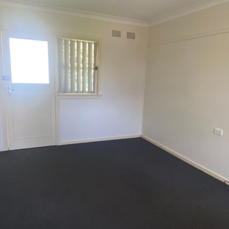 Tidy Studio Apartment - Photo 3