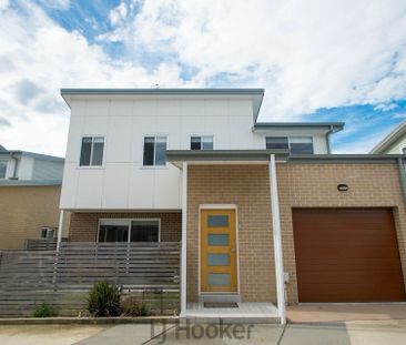 Modern Townhouse Living in the Heart of Mount Hutton - Photo 5